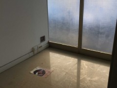 San Marco: ufficio piano terra 6 vetrine ottima visibilit - 12