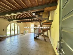 Montemurlo: porzione di colonica in classe A4 - 4